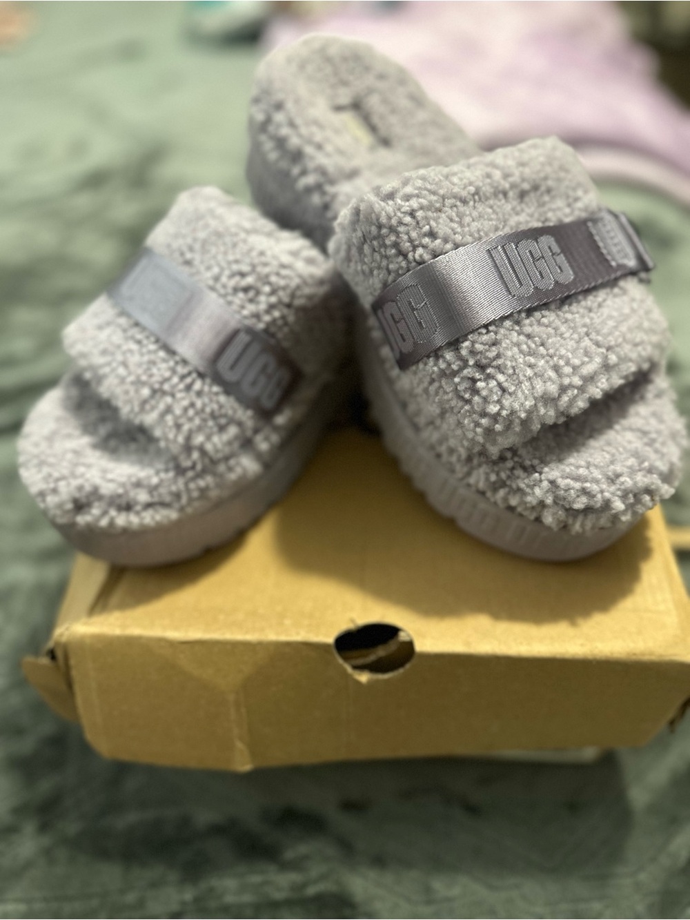 UGG Fluffita lavender